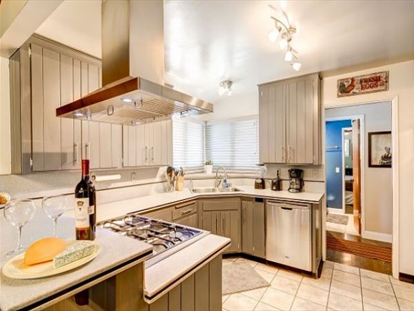 Anaheim Home 998780
