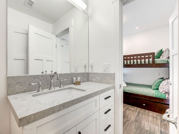 Anaheim Home 998782