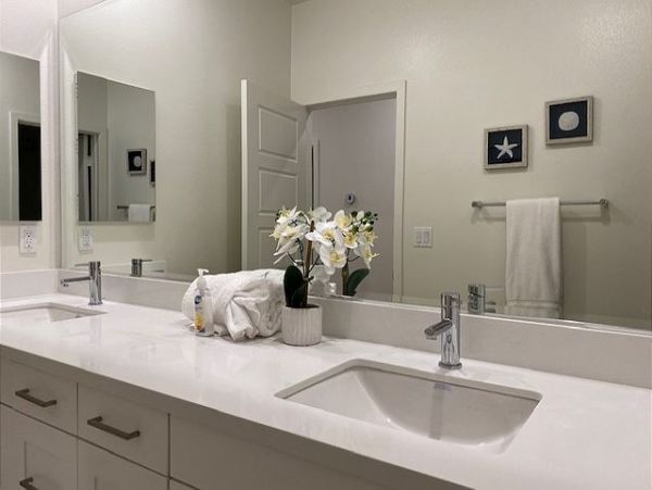 Anaheim Home 998786