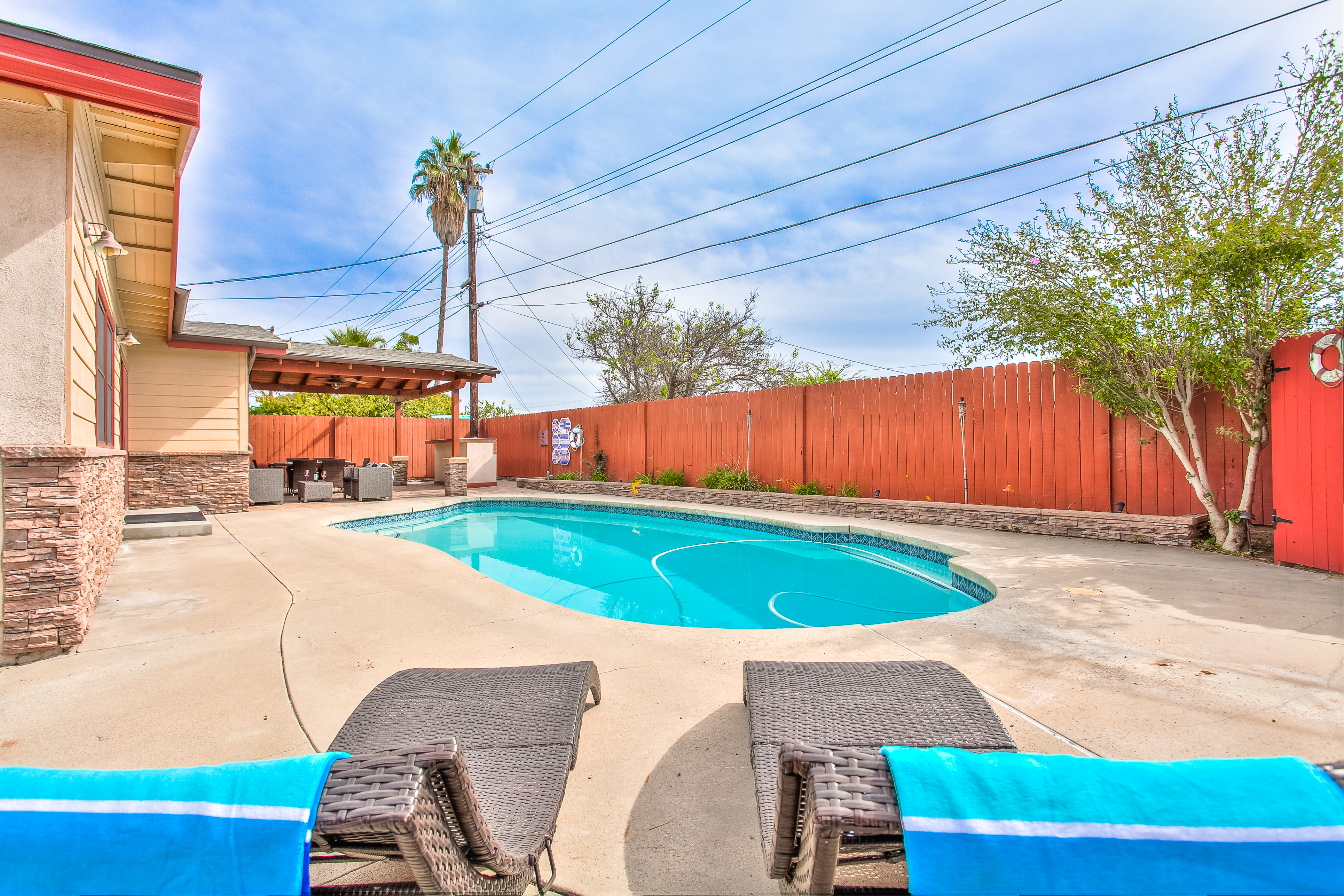 Anaheim Home 998787