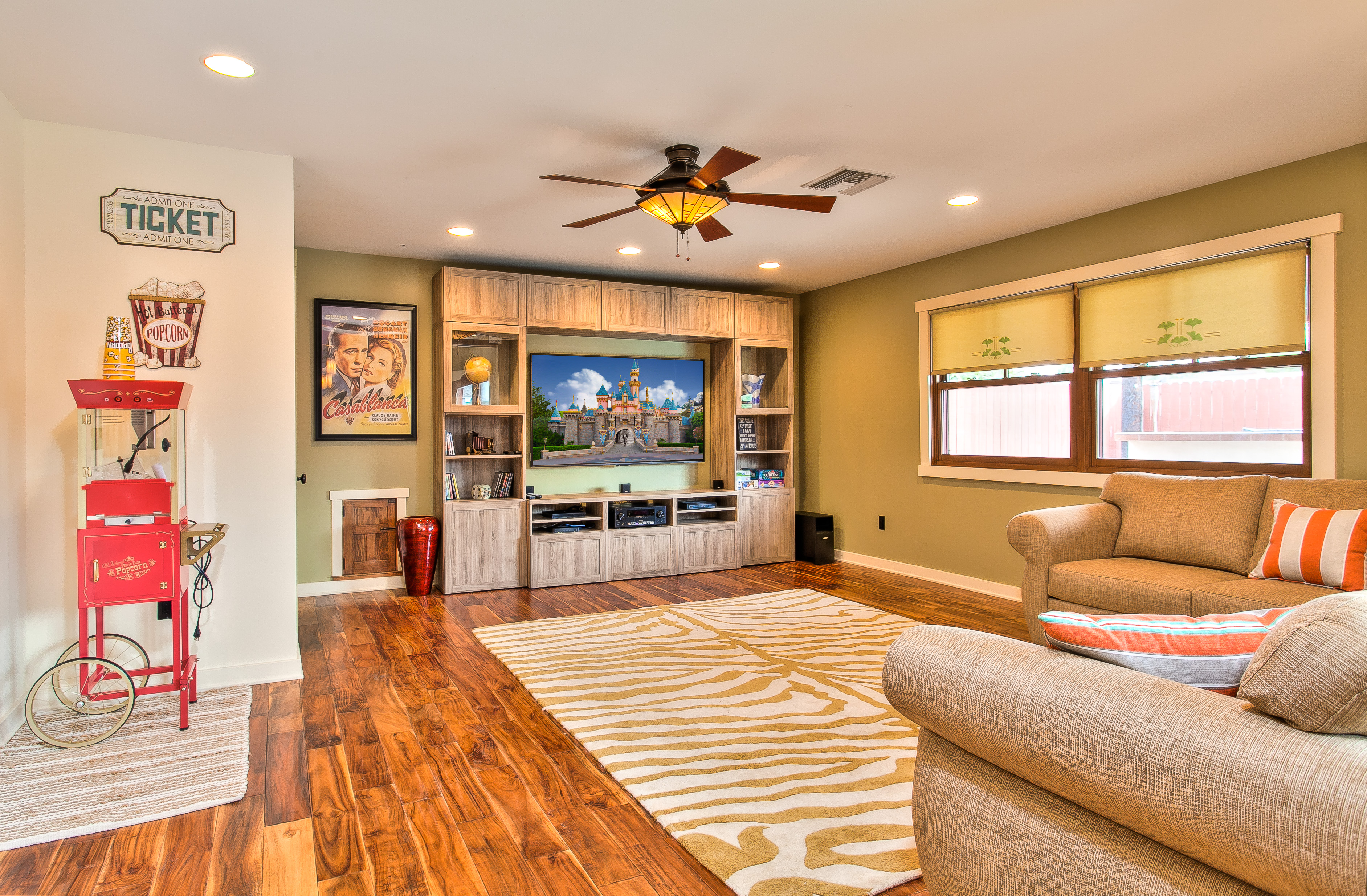 Anaheim Home 998787