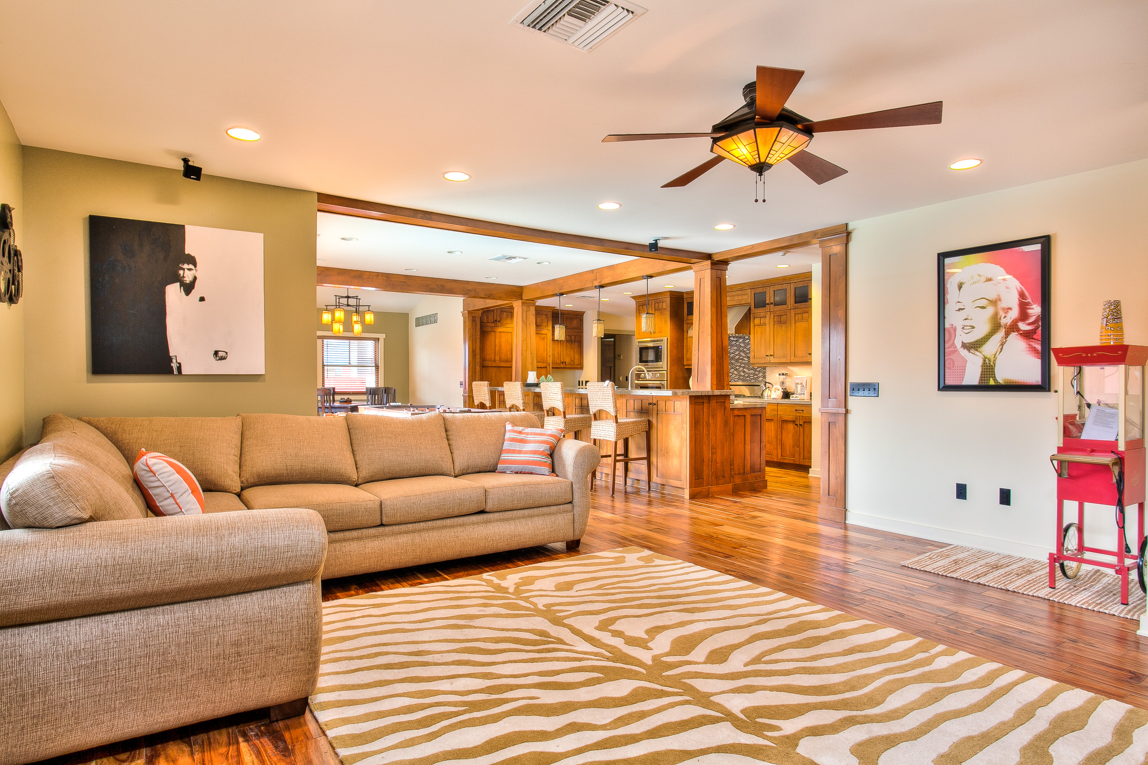 Anaheim Home 998787