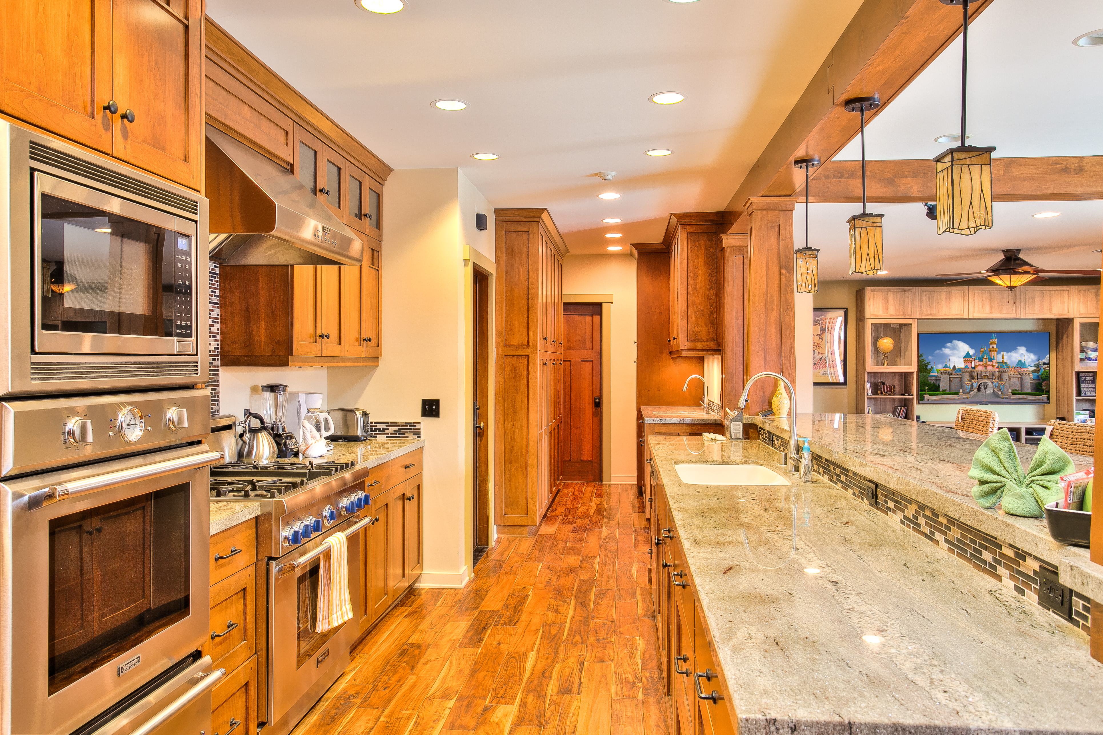 Anaheim Home 998787