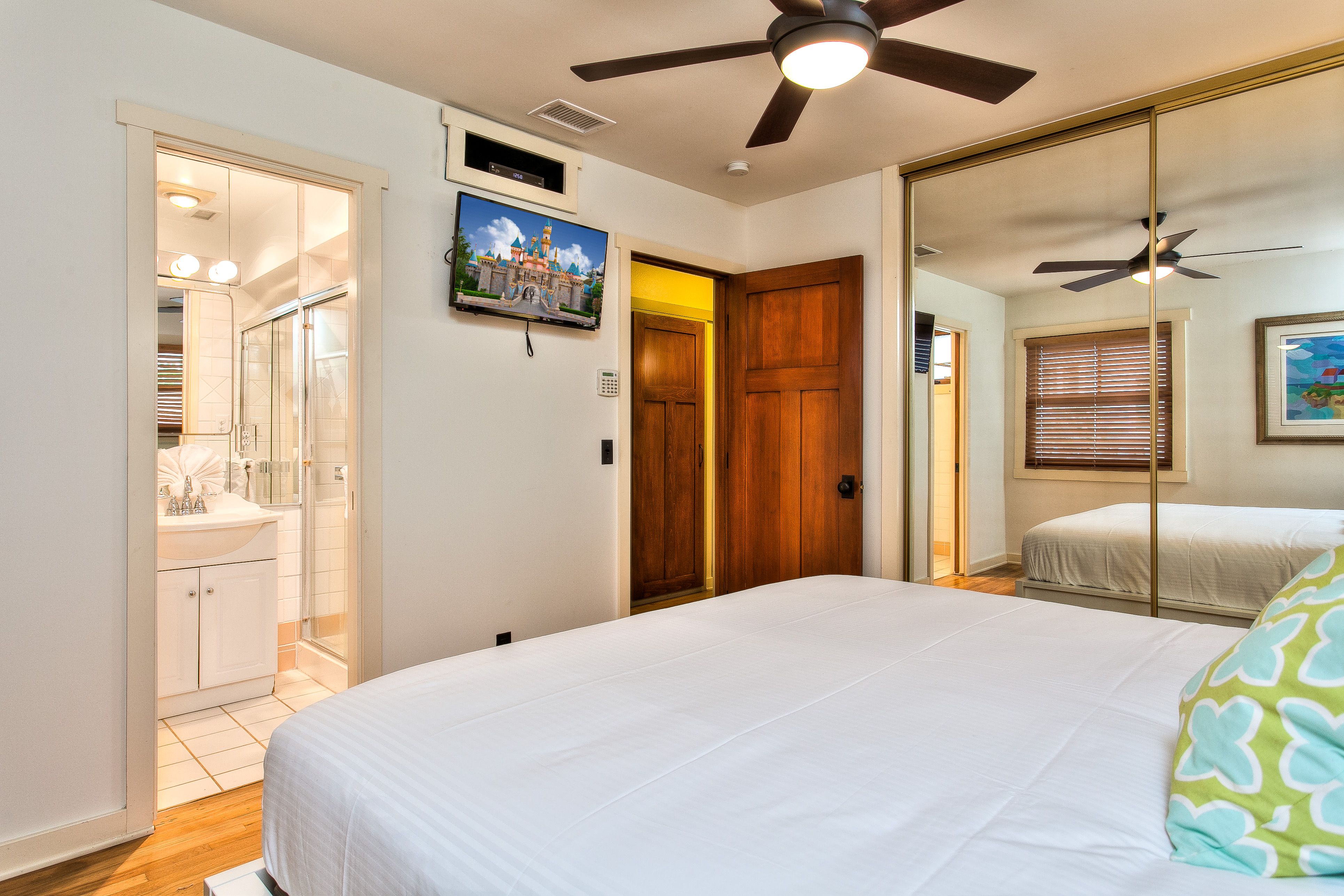 Anaheim Home 998787