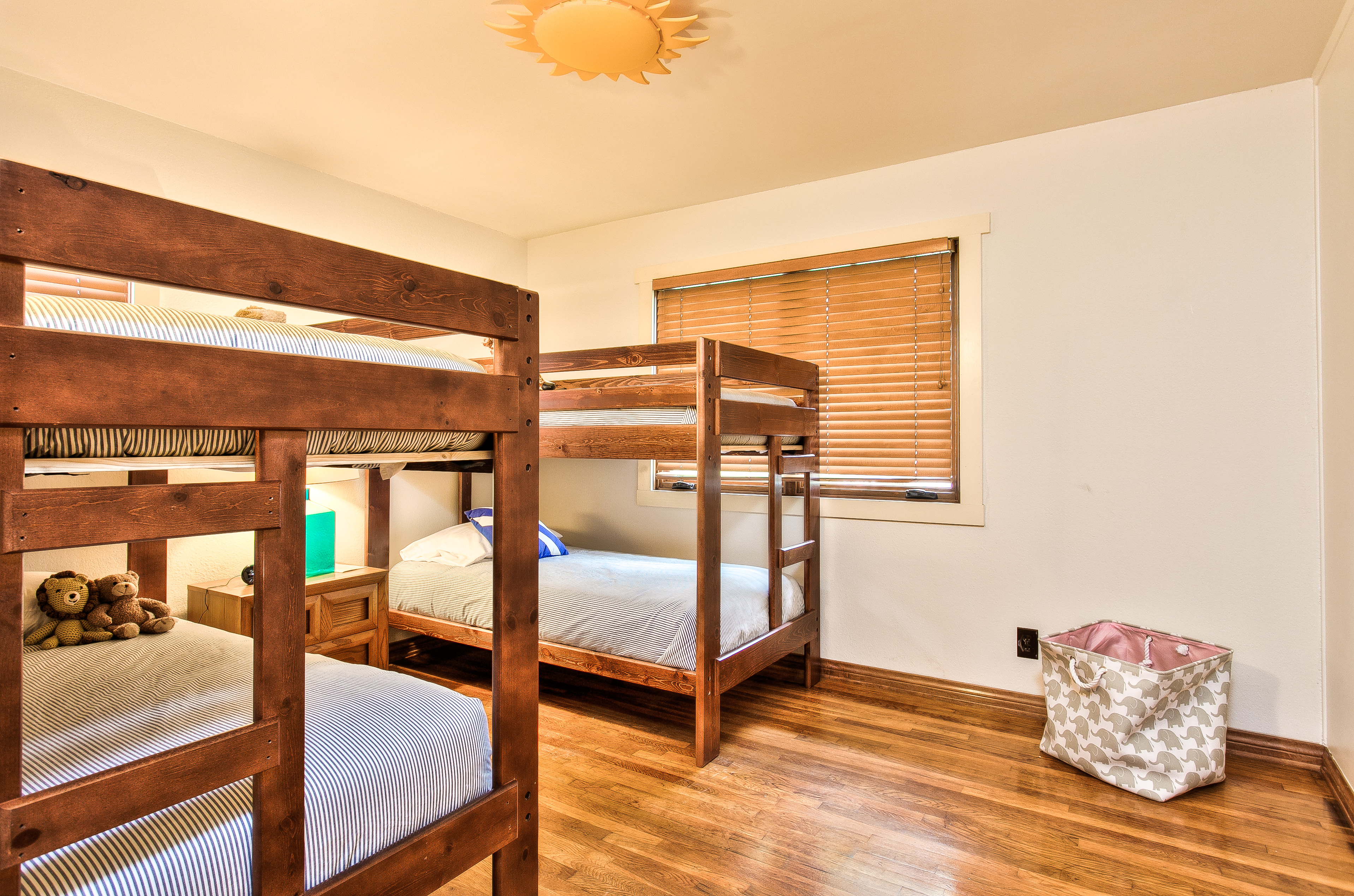 Anaheim Home 998787