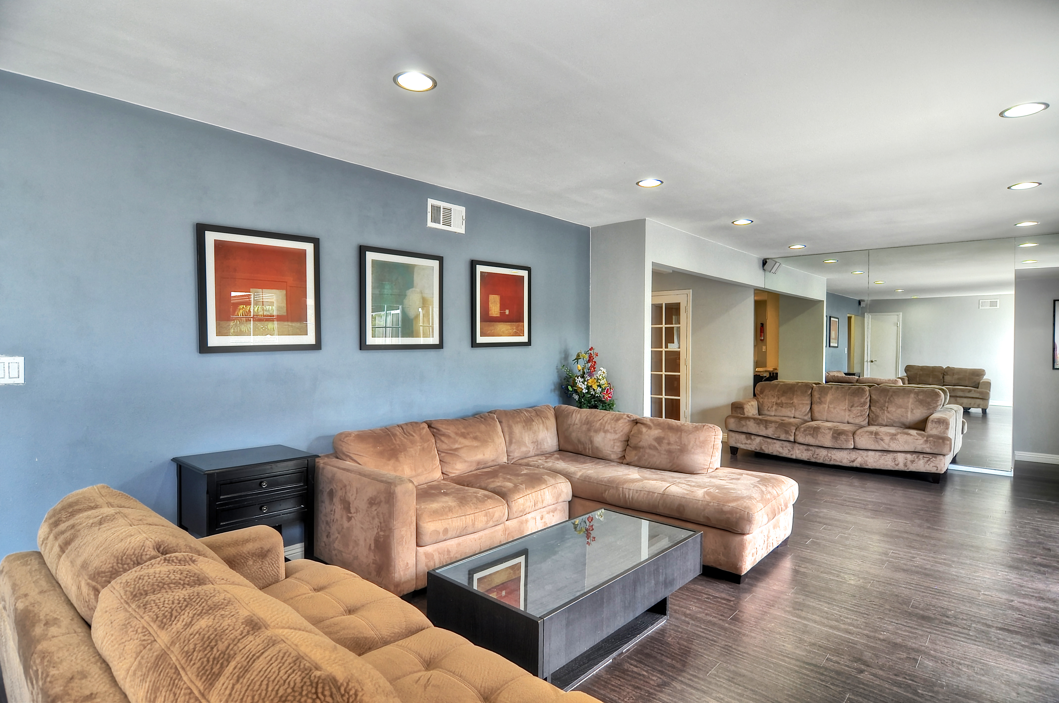 Anaheim Home 998790