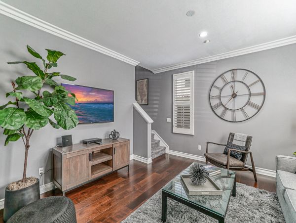 Anaheim Home 998791