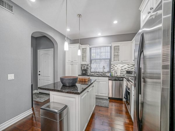 Anaheim Home 998791