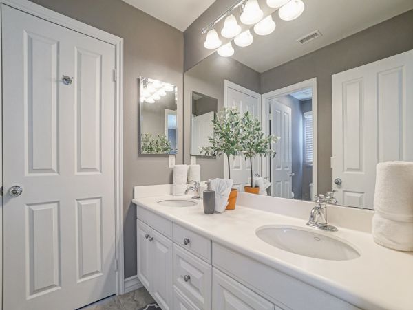 Anaheim Home 998791