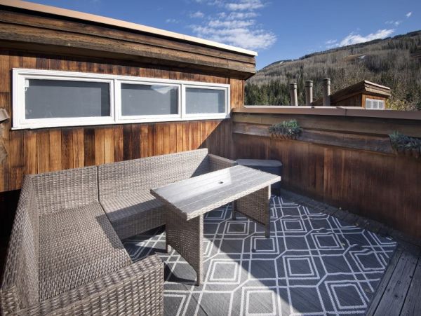 Penthouse right by the Lionshead Gondola