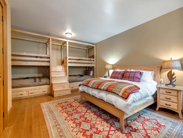 Luxurious Vacation Home in Teton Village, Ski In Ski Out