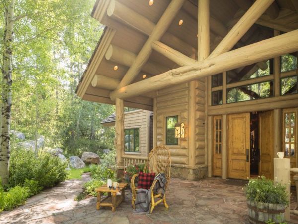 True Ski-in/Ski-out Eight Bedroom Home in Teton Village