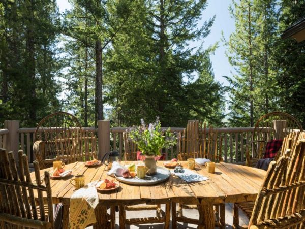 True Ski-in/Ski-out Eight Bedroom Home in Teton Village