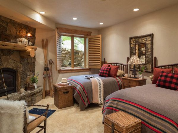 True Ski-in/Ski-out Eight Bedroom Home in Teton Village