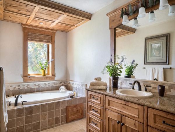True Ski-in/Ski-out Eight Bedroom Home in Teton Village