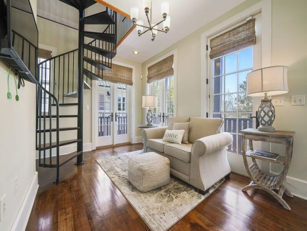 Beach 6 Bedroom Vacation Home in Rosemary Beach