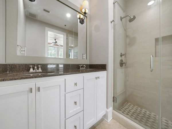 Beach 6 Bedroom Vacation Home in Rosemary Beach