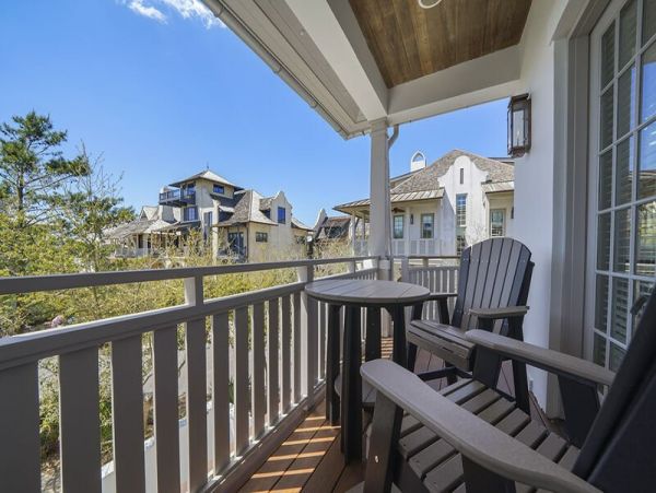 Beach 6 Bedroom Vacation Home in Rosemary Beach