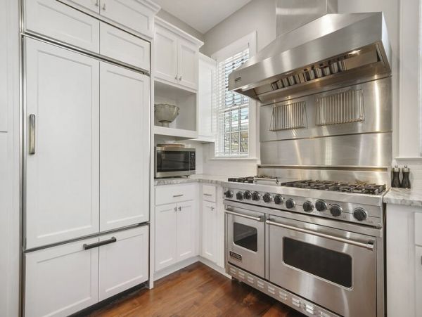 Beach 6 Bedroom Vacation Home in Rosemary Beach