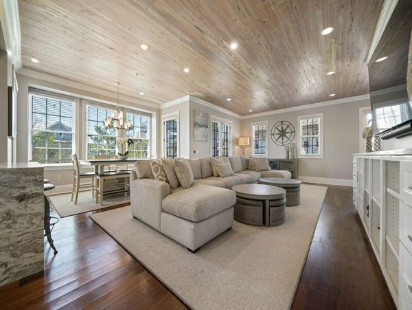 Beach 6 Bedroom Vacation Home in Rosemary Beach