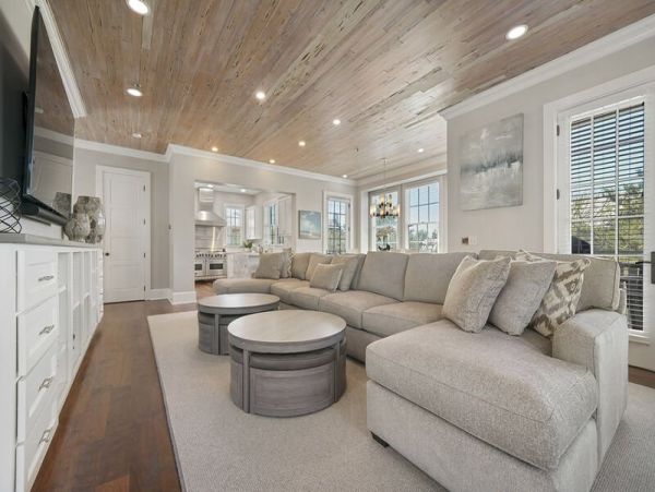 Beach 6 Bedroom Vacation Home in Rosemary Beach