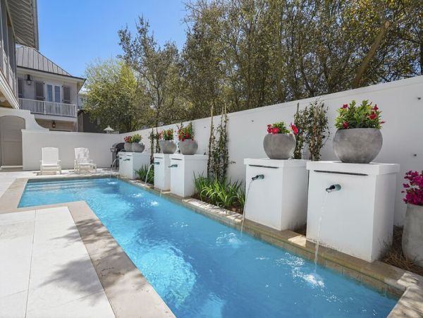 Beach 6 Bedroom Vacation Home in Rosemary Beach