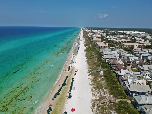 Beach 6 Bedroom Vacation Home in Rosemary Beach