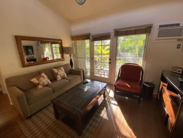 2 Bedroom Vacation Condo in Lahaina Six Guests