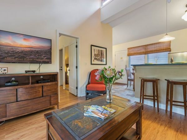 2 Bedroom Vacation Condo in Lahaina Six Guests