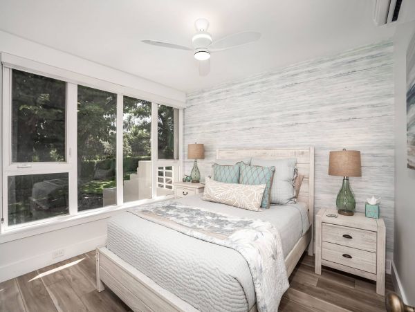 Perfect Hawaiian 2 Bedroom Condo Communal Pool Walk to Beach