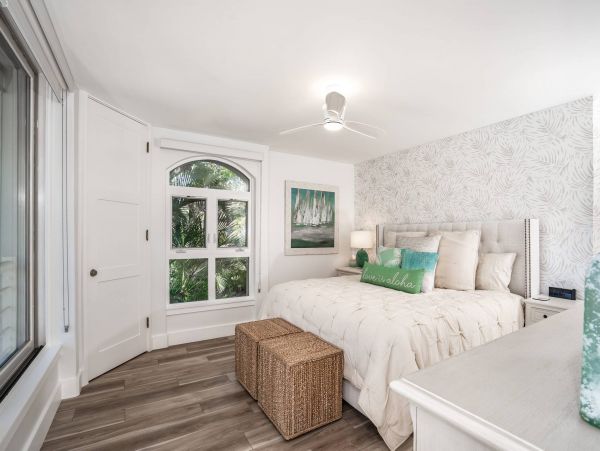 Perfect Hawaiian 2 Bedroom Condo Communal Pool Walk to Beach
