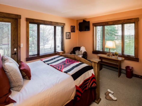 Beautiful Teton Village Vacation Condo with Mountain Views