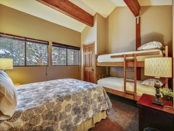 Lake Tahoe North Shore Home 999011