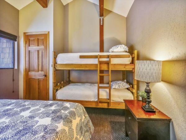 Lake Tahoe North Shore Home 999011