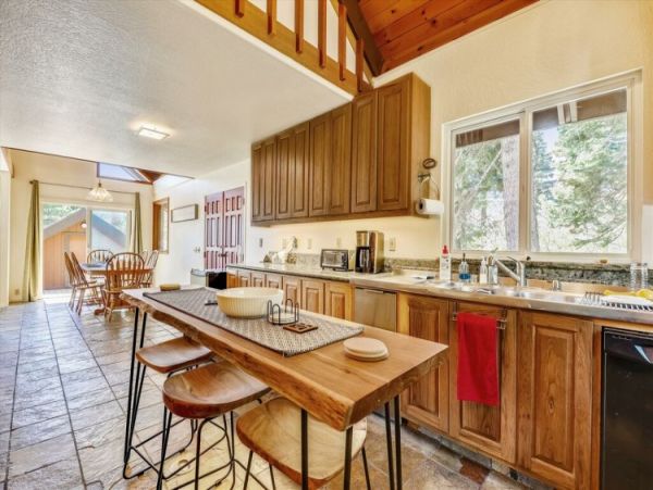 Lake Tahoe North Shore Home 999015