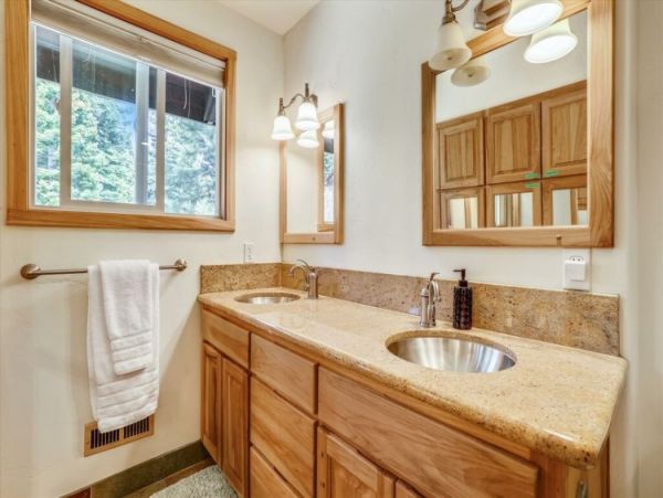 Lake Tahoe North Shore Home 999015