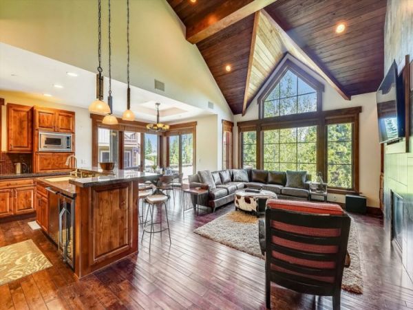 Lake Tahoe North Shore Home 999019