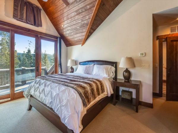 Lake Tahoe North Shore Home 999019
