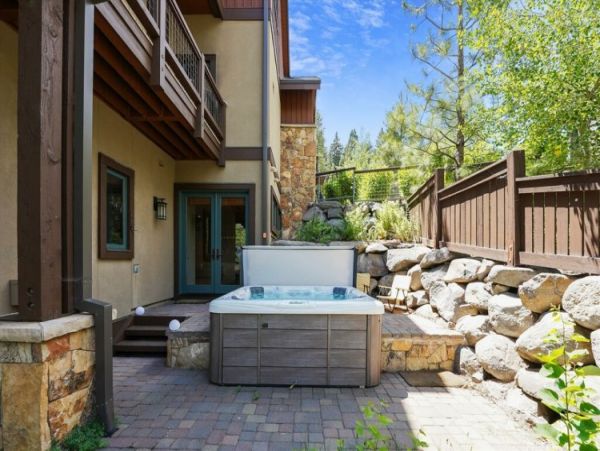 Lake Tahoe North Shore Home 999019