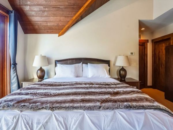 Lake Tahoe North Shore Home 999019
