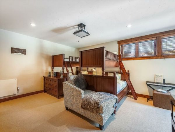 Lake Tahoe North Shore Home 999019