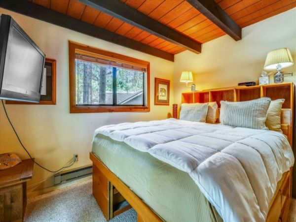 Lake Tahoe North Shore Home 999020