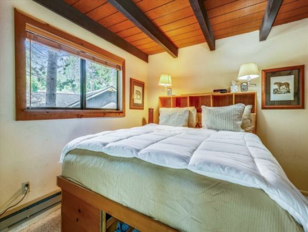 Lake Tahoe North Shore Home 999020