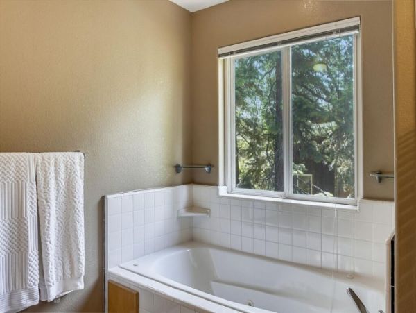 Lake Tahoe North Shore Home 999031
