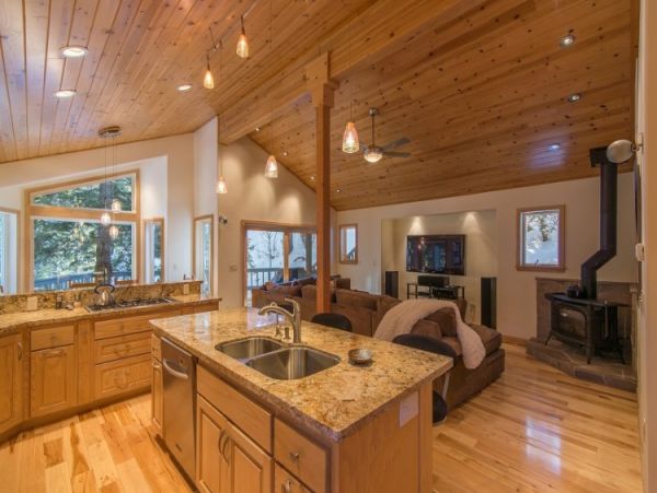 Lake Tahoe North Shore Home 999037