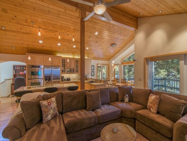 Lake Tahoe North Shore Home 999037