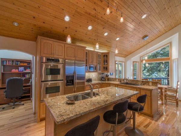Lake Tahoe North Shore Home 999037