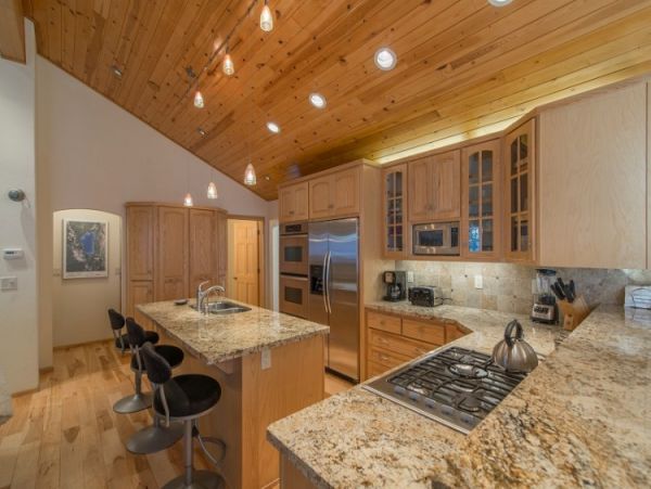 Lake Tahoe North Shore Home 999037