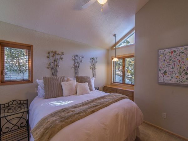 Lake Tahoe North Shore Home 999037