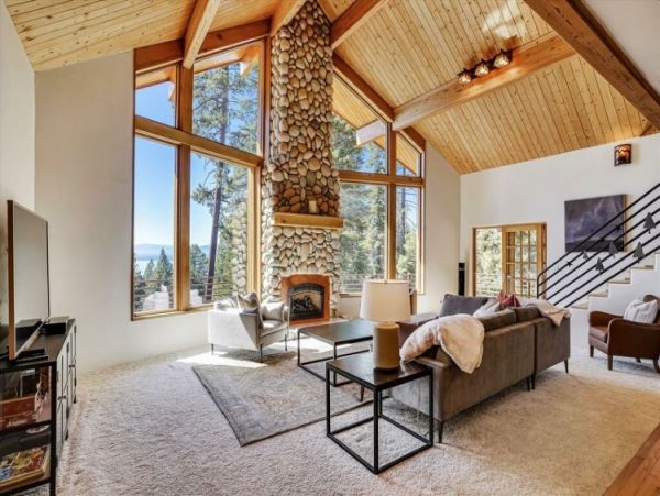 4 Bedroom Vacation Home in Lake Tahoe with Lake Views